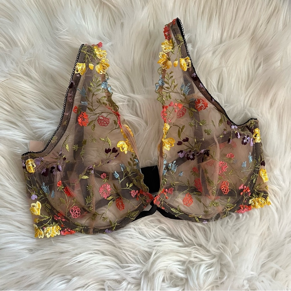 Victoria’s Secret Nude Mesh Floral Embroidered Lace Bralette Bra